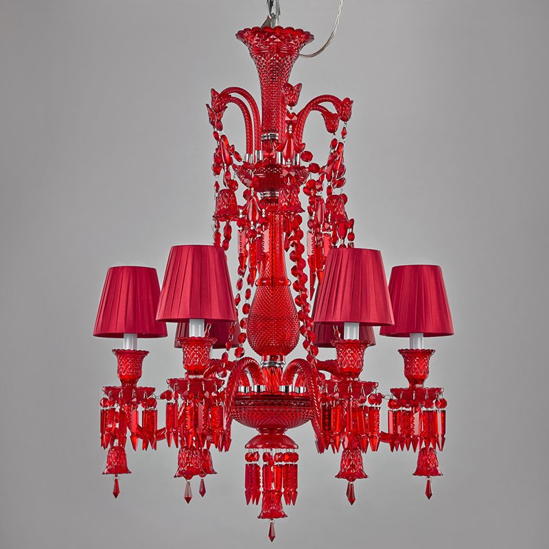 Are crystal chandeliers still popular? Why?